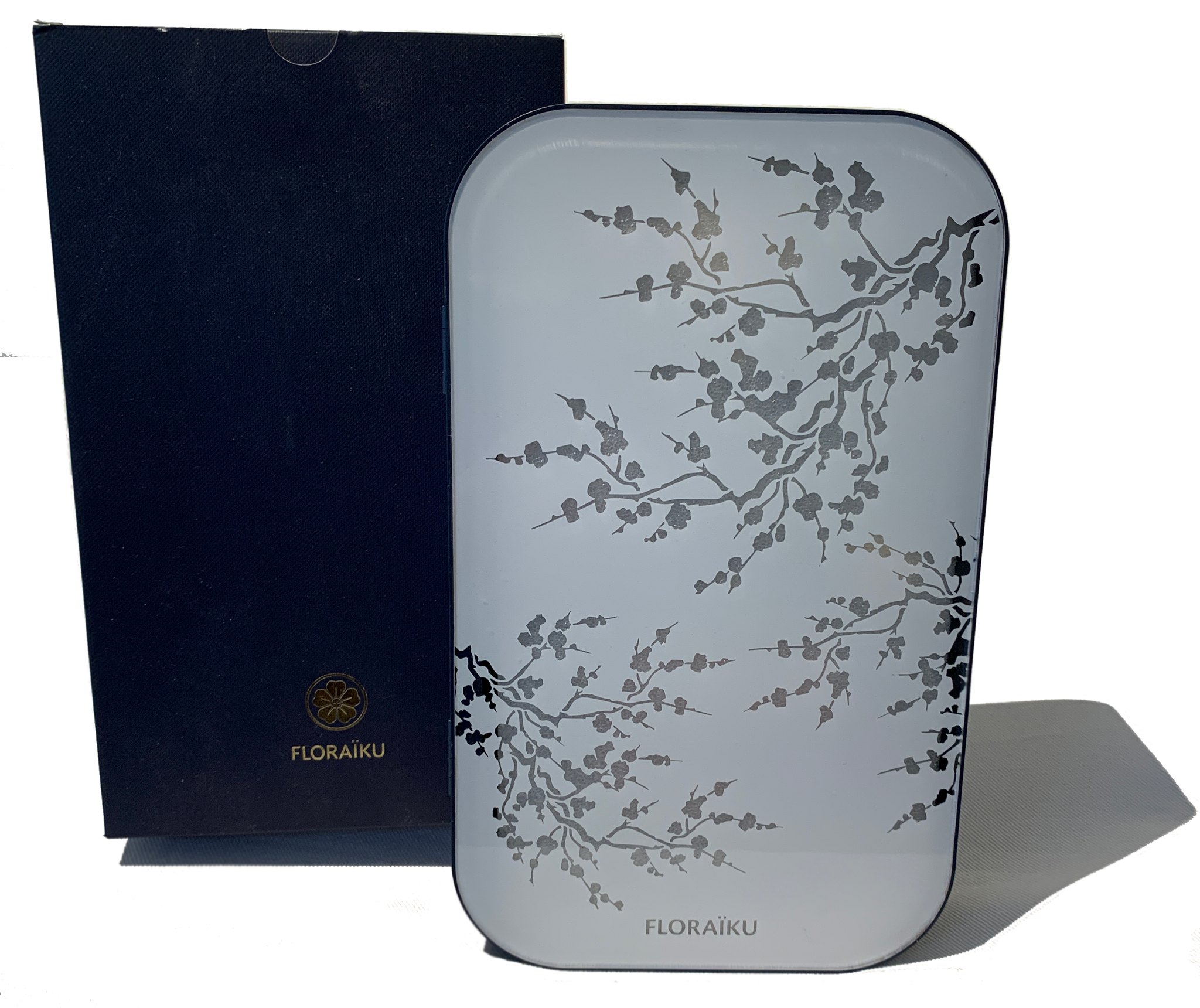 Between Two Trees - Floraïku