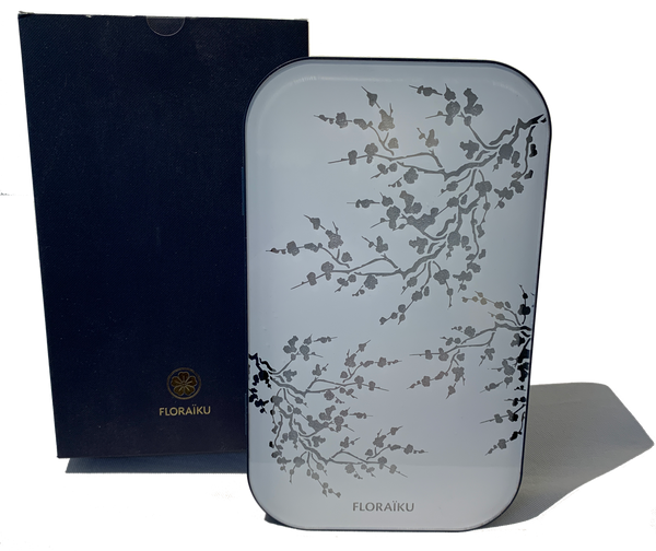 Between Two Trees - Floraïku