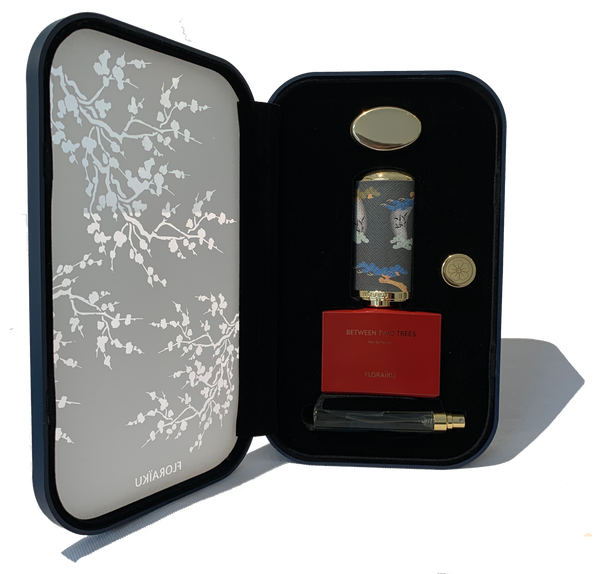 Between Two Trees - Floraïku